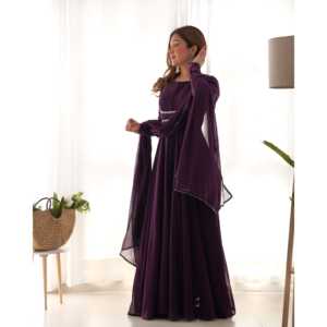 Modesto vestido de boda Anarkali con Dupatta Hermoso vestido para fiestas y Pent Wears - Product Image 4