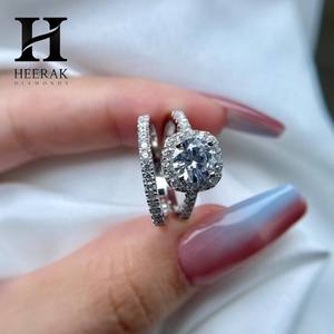 Conjunto de Anillos de Boda de Lujo con Diamantes Halo - Anillo de Compromiso Solitario Certificado - Joyería de Oro de 18K/14K Personalizable - Product Image 2