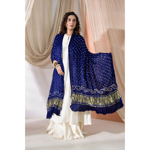 Dupatta en soie pure Bandhani pour femmes, châle ethnique, vêtement traditionnel indien, pour mariage et fêtes - Product Image 1