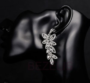 Pendientes Huggie de Diamantes Cultivados en Laboratorio, Elaborados de Forma Ética, con Oro Amarillo de 14k, Diseñados para Regalo de Aniversario, Finos - Product Image 3