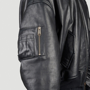 Chaqueta Bomber Extra Grande con Capucha, Bolsillos con Parches de Cuero y Logotipo Personalizado, con Característica Ignífuga, Unisex - Product Image 3