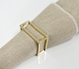 Ronds de serviette carrés creux élégants en métal, accessoires de table pour mariages et fêtes, ronds de serviette modernes et minimalistes en métal - Product Image 1