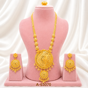 MOLL JEWELLERS Conjunto de Collar Nupcial Tradicional Indio Chapado en Oro con Pendientes de Zirconia, Diseño Exclusivo y Elegante A-63068 - Product Image 4