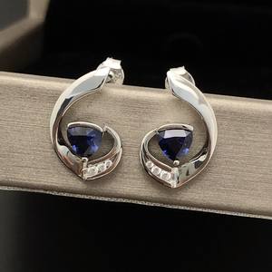 Boucles d'oreilles saphir éblouissant en argent sterling, pierre précieuse, pierre de naissance de septembre, cadeau de mariage ou d'anniversaire pour femme - Product Image 2