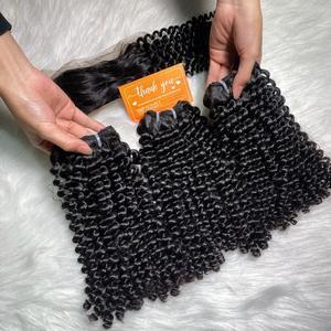 Pedido de muestra de paquetes de cabello rizado de agua virgen Proveedor de cabello humano vietnamita crudo sin procesar en color natural La mejor opción 2024 - Product Image 1