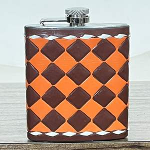 Botella de Whisky de Bolsillo de Cuero Genuino Hecha a Mano con Diseño a Cuadros, de Acero Inoxidable, para Hombre y Mujer, Modelo Premium 2026, de Gran Venta - Product Image 4