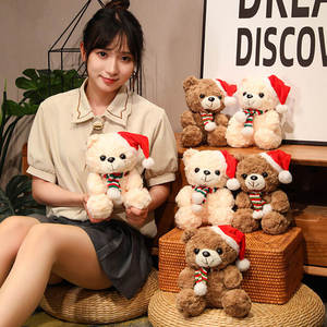Ours en peluche marron personnalisé OEM de 25 cm avec chapeau et écharpe, jouet en peluche de Noël pour enfants en coton PP, vente en gros - Product Image 4