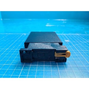 Transmisor de Señal M-SYSTEM M2VS-04W-R/K/UL, Acondicionador de Señal Aislado, Utilizado como Pieza de Repuesto para Equipos Legacy Semiconductor - Product Image 1