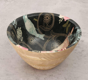 Tazón para servir de madera y resina con diseño impreso en negro, madera de mango natural, para servir frutas y ensaladas - Product Image 2