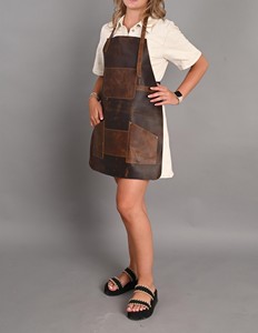 ผ้ากันเปื้อนหนังสั่งทำพร้อมโลโก้สำหรับพนักงานคาเฟ่ บาริสต้า ร้านอาหาร ขายส่งจำนวนมาก ราคาแข่งขัน LPN-0262 - Product Image 4