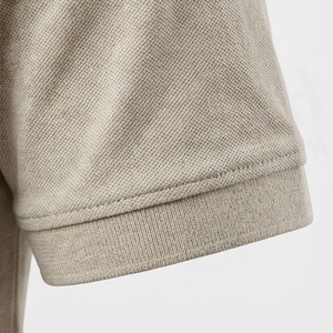 Vente en gros de polos pour hommes sur mesure avec logo imprimé, nouveau design, couleur unie, tissu tricoté, fabriqué au Pakistan - Product Image 6