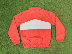 Conjunto Deportivo de Invierno Personalizado para Hombre |   Chaqueta Ligera 100% Poliéster Impermeable, Cortavientos, Ecológica y de Secado Rápido para Correr - Product Image 4