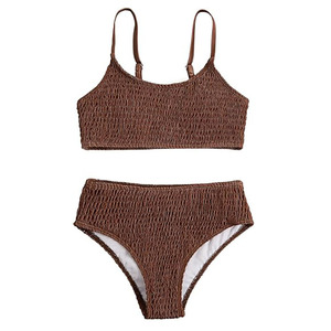 Ensemble bikini 2 pièces vert texturé froncé pour femme, haut bandeau et short taille haute, maillot de bain imprimé numérique, tenue de plage, fabrication OEM personnalisée - Product Image 4