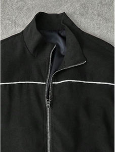 ชุดกีฬาฤดูหนาวแบบกำหนดเอง ผ้าไนลอน 100% เสื้อแจ็คเก็ตกันลมน้ำหนักเบา สไตล์วินเทจ ชุดกางเกงขาสั้น เสื้อแจ็คเก็ตครอปสำหรับผู้ชาย - Product Image 3