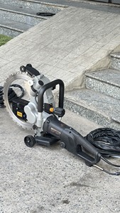 Sierra Eléctrica para Cortar Asfalto HGP 290, Corte Profundo de 290 mm, Sierra Circular Portátil, Motor de Alta Eficiencia, 220 V, 1 Año de Garantía - Product Image 2