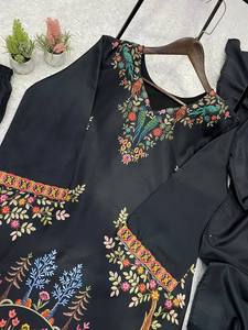 ESTA TEMPORADA, POR FAVOR, VUELVE A COMPROBAR NUESTRO HERMOSO TOP ESTAMPADO, SALWAR CON DUPATTA EN TELA ROMANA - Product Image 1