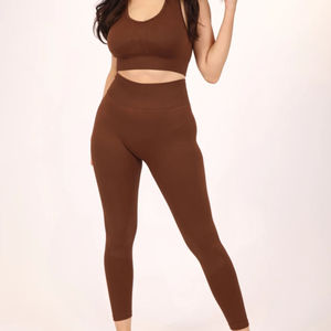 Ensembles de yoga pour femmes sur mesure de qualité supérieure, 2 pièces, respirants, anti-transpiration, écologiques, vêtements de sport avec taille élastique et dentelle - Product Image 1