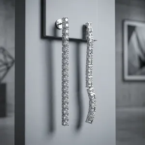 Pendientes pulidos de plata de excelente calidad de diseñador, ropa moderna para fiestas, bodas, colección de ropa para mujeres y niñas - Product Image 2