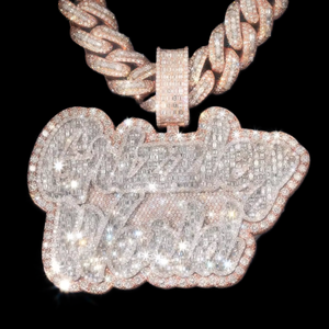 Colgante de Lujo con Nombre Personalizado y Diamantes de Moissanita en Oro Rosa, Joyería Hip Hop con Cadena Cubana - Product Image 1