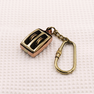 ARBAN INDUSTRIES Porte-clés mousqueton rond vintage en laiton fait main, design poulie marine, anneau porte-clés en métal doré pour cadeaux - Product Image 2