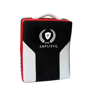 Bouclier d'entraînement professionnel en cuir pour MMA/Kickboxing, rembourrage en mousse robuste, poignées sécurisées, design léger, respectueux de l'environnement - Product Image 2