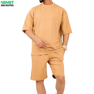 ชุดเซ็ตคู่สีพรีเมียมสำหรับผู้ชาย - เสื้อยืดคอกลมแขนสั้นสามสีทันสมัยพร้อมกางเกงเข้าชุดสวมใส่สบาย - Product Image 2