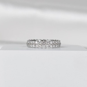 แหวนแต่งงานเพชรเพาะเลี้ยงแบบไมโครเพฟ ทองคำขาว 14K แหวนนิรันดร์ ดีไซน์เรียบหรู สามารถสวมซ้อนกันได้ แหวนทำมือสำหรับวันครบรอบ - Product Image 6