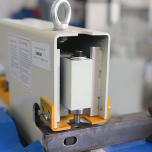 Máquina Punzonadora, Cortadora y Entalladora Hidráulica para Trabajos de Hierro, Equipo de Fabricación de Metal de Uso Pesado Semiautomático Industrial - Product Image 3