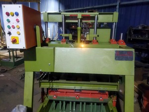 Machine industrielle de fabrication de blocs à triple vibration 860 |   Machine de production automatique de blocs creux hydrauliques - Product Image 2