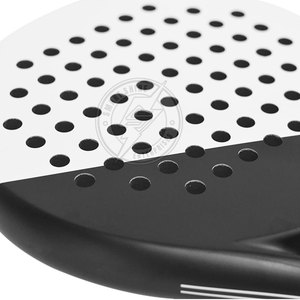 Raqueta de Pádel de Fibra de Carbono con Logotipo Personalizado de Alta Calidad, Precio Razonable, MOQ Bajo, Hecha en Pakistán, en Venta - Product Image 4
