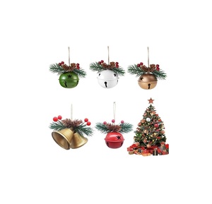 5 Campanas de Navidad con Diseño de Bayas, Adornos Colgantes Metálicos para Árbol de Navidad y Ventanas - Product Image 2