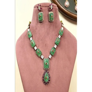 Ensemble collier et boucles d'oreilles en laiton plaqué or de haute qualité, serti de moissanite Polki, pour femme, cadeau pour anniversaire, mariage et soirée - Product Image 1