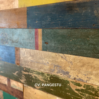 Paneles de Pared Acústicos de Teca Reciclada con Diseño Geométrico Minimalista y Superficie Natural Erosionada, Fácil Instalación, Indonesia