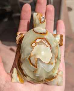 Statue de tortue en onyx sculptée, figurine d'animal en pierre artisanale, décoration de maison, ornement de bureau, idée cadeau unique, 4 pouces - Product Image 3