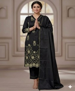 Salwar Kameez de Seda Negra con Bordado Dorado y Dupatta, Tradicional para Mujer, Largo hasta el Suelo, Corte Regular, para Fiestas, 83801 BS... 146 - Product Image 2