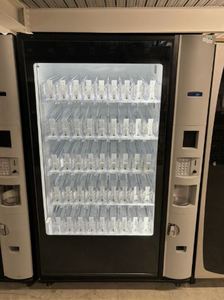 Máquina Expendedora Usada Bemax 4 45 con Selección Completa, en Funcionamiento, NAYAX + Mecanismo de Monedas, LCD, Compresor Cuadrado, Sistema POS - Product Image 3
