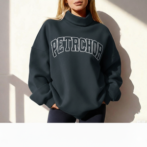 Suéter Holgado de Punto para Mujer, Cuello Alto, Estilo Casual de Invierno, con Logotipo Frontal, Moderno y Urbano para Uso Diario - Product Image 1