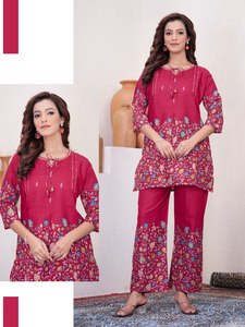 Conjunto de Top y Pantalón Bordado Kantha de Algodón Puro para Mujer |   Conjunto de Diseñador Estampado |   Proveedor de Ropa al por Mayor - Product Image 3