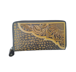 Portefeuille à deux volets pour femme Fabriqué à la main en cuir de vachette usiné avec protection RFID Élégant et sécurisé Fabriqué en Inde - Product Image 2