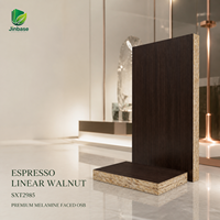 Panneau décoratif moderne de luxe Jinbase en OSB mélaminé linéaire noyer 18 mm, 1220x2440 mm, E0, en panneaux de particules orientées