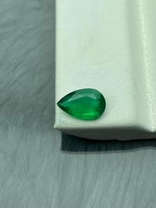 Esmeralda Natural con Corte de Pera Certificada por IGI, 9.7x6.1x3mm, 1.11 Ct, Gema Verde Suelta para Joyería - Product Image 3