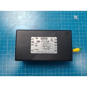 Filtre anti-bruit EMI Soshin Electric NF3030C-VZ, utilisé comme pièce détachée pour équipement semi-conducteur d'époque - Product Image 6