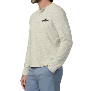 Camisa Henley cómoda con tela flexible y corte relajado para uso casual, camisa Henley de calidad premium. - Product Image 1