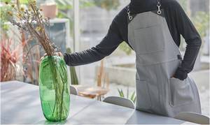 Tablier de barman professionnel avec poches, logo personnalisé, sangle en cuir réglable, uniforme léger en toile de luxe - Product Image 3