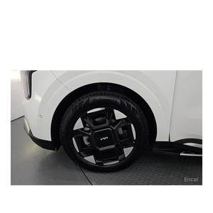 Kia Carnival HEV Signature 2024 de 7 Plazas con Asientos de Cuero, Caja de Cambios Automática, Cámara Trasera, 8,324 km, Volante a la Izquierda - Product Image 5