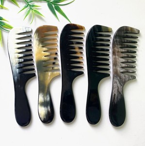 Peine de Cuerno Natural de Alta Calidad para Peinar el Cabello, Barba y Bigote, Hecho a Mano, Ecológico, Moderno, Herramienta Anti-Frizz - Product Image 3