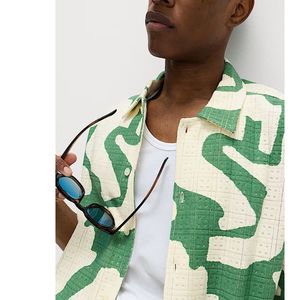 Camisa informal con estampado abstracto y alto contenido de algodón, de corte relajado para hombre, para vacaciones de verano en la playa y uso diario - Product Image 4