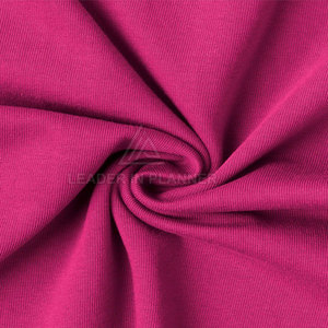 T-shirt tricoté rose uni surdimensionné pour homme à manches courtes, col rond, coupe classique, style uni teint - Product Image 4