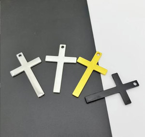 Colgantes de Cruz Hechos a Mano en Acero Inoxidable, Dorados, Plateados, Negros, Multicolores, Amuletos Religiosos Cristianos al por Mayor - Product Image 2