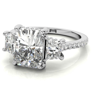 การออกแบบคลาสสิกมรกตและสี่เหลี่ยมคางหมู 3 หิน Moissiante แหวนเพชรที่สวยงามสําหรับของขวัญแต่งงานพร้อม Gra ได้รับการรับรองใน Vvs - Product Image 4